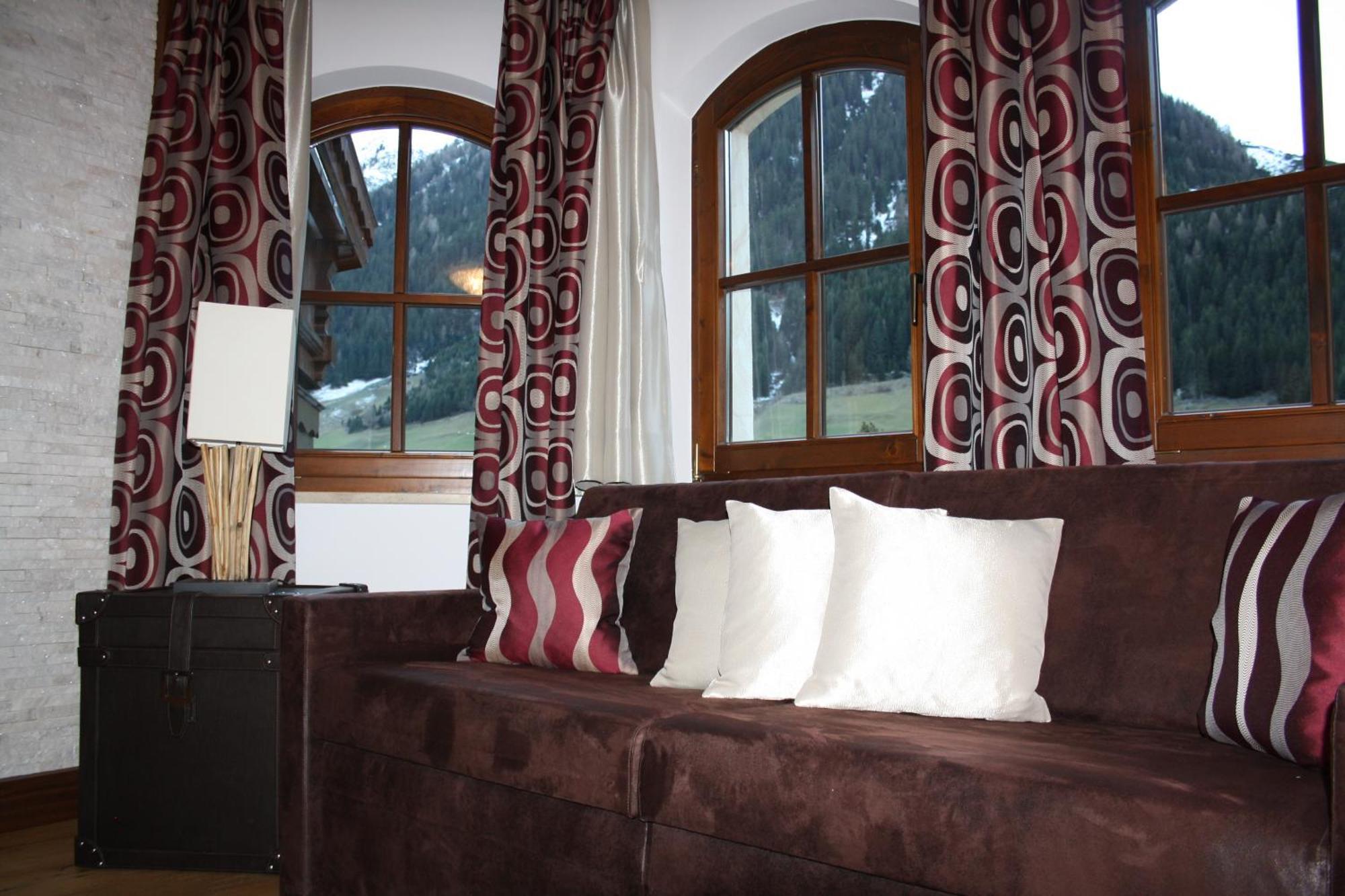 Alpinlounge Raetia Appartements Ισγκλ Δωμάτιο φωτογραφία