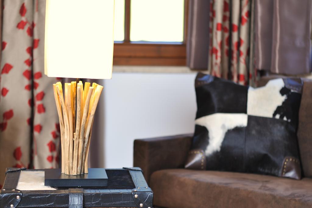 Alpinlounge Raetia Appartements Ισγκλ Δωμάτιο φωτογραφία